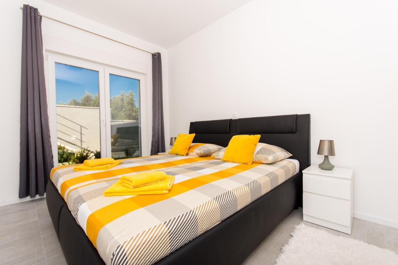 Apartment Julia Τρογκίρ Εξωτερικό φωτογραφία